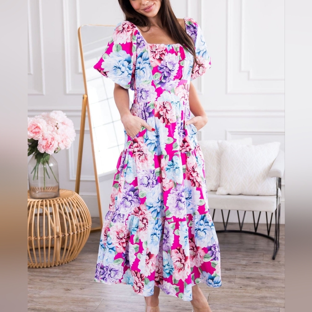 Listicle The Isalia Modest Floral Dress Size M New Nwt